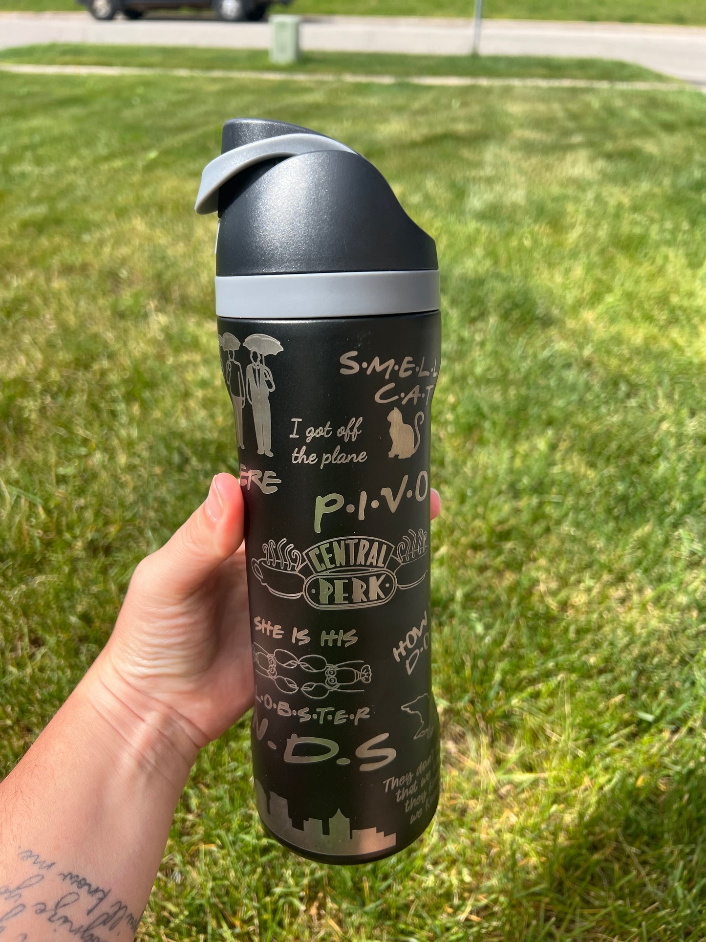 24oz Dupe Owala (Friends)