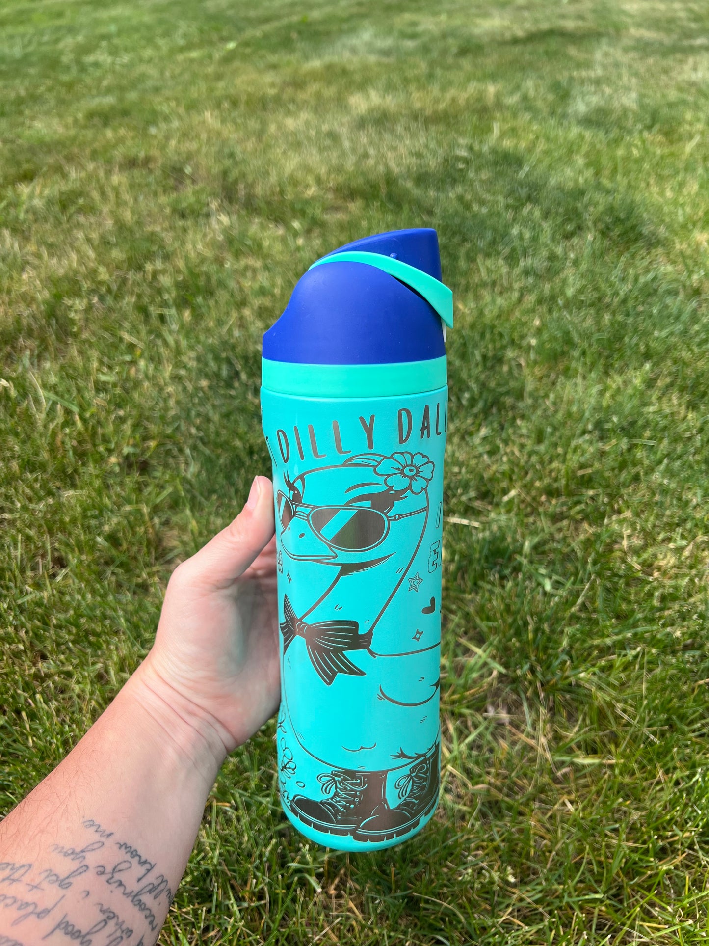 24oz Dupe Owala (Goose)
