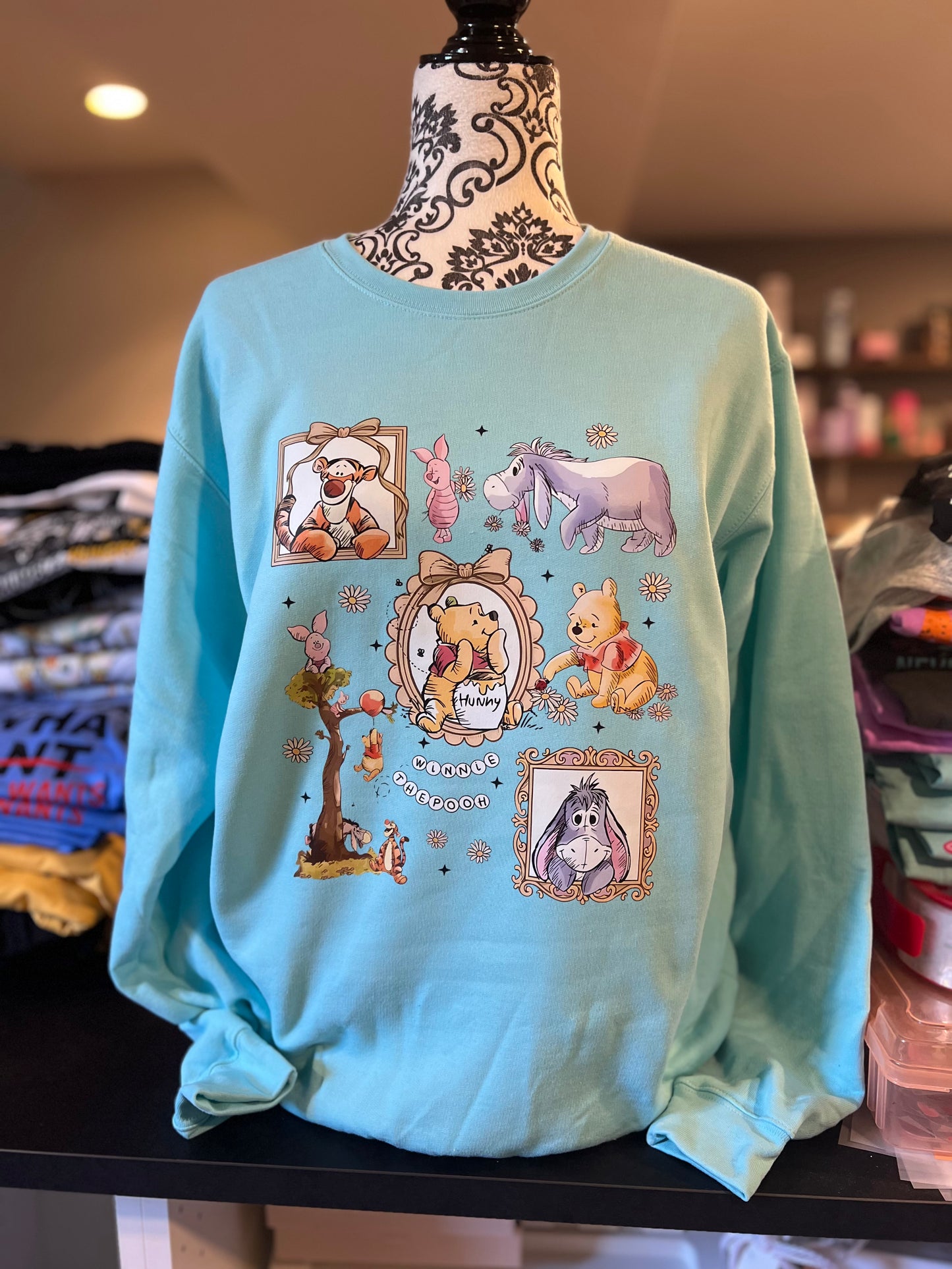 M&O Crewneck (Pooh & Friends)